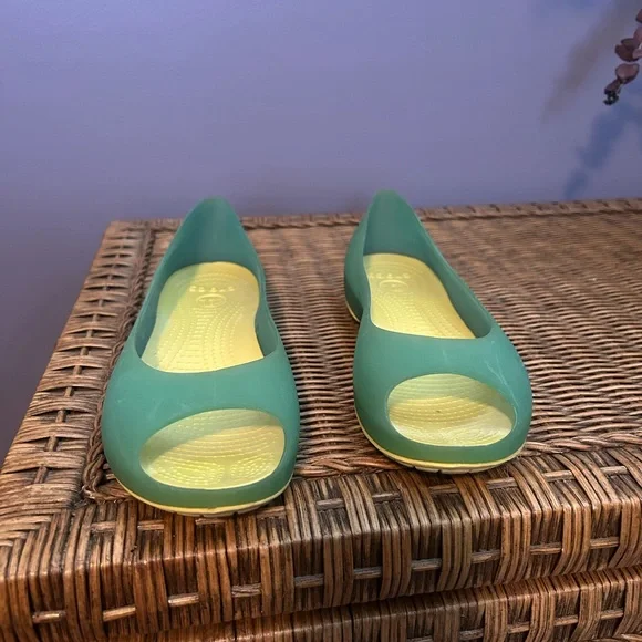 Green Open-Toe Crocs Flats - Picture 1 of 4